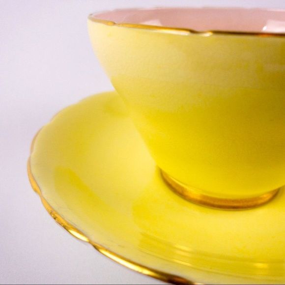 Wellington Bone China Tea Cup made in England with gorgeous yellow lustre finish - Picture 3 of 9